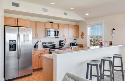 Kill Devil Hills Condo | Oceanfront Seven Cs 402 Condo with Community Pool & Spa