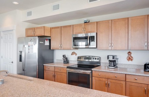 Kill Devil Hills Condo | Oceanfront Seven Cs 402 Condo with Community Pool & Spa