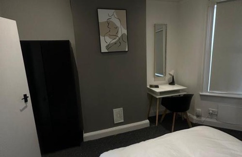 Selhurst Apartment | Cozy Seven Estates 1-Bed Apartment in Croydon