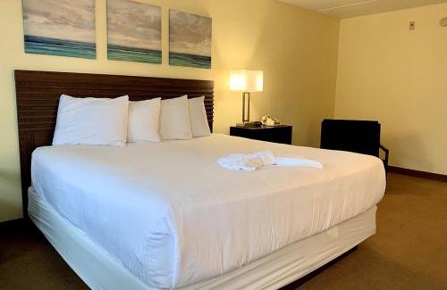 Branson Hotel | Oceanfront Bliss at Seven Gables Inn - Guest Rated 8.8/10