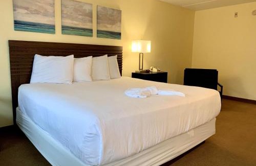 Branson Hotel | Oceanfront Bliss at Seven Gables Inn - Guest Rated 8.8/10