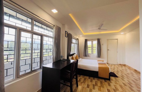 Moolakadai Hotel | Seven Malai Residency