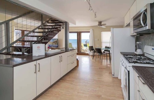 Northwest Point Condo | Oceanfront Bliss: Seven Mile View Condo with Pool & More