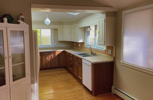 Town of Owasco Cottage | Explore Seven Oaks: Lakefront Cottage with Beach & Views