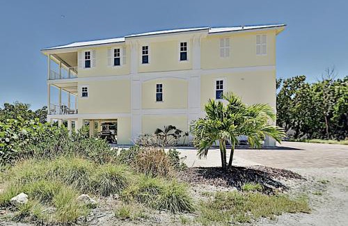 Marathon House | Seven Palms: Oceanfront Bliss with Pet-Friendly Amenities