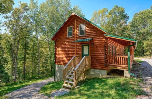 Nelsonville Cabin | Secluded Seven Pines Cabin in Beautiful Hocking Hills