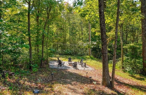 Nelsonville Cabin | Secluded Seven Pines Cabin in Beautiful Hocking Hills