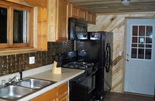 Mill Run Cabin | Explore Ohiopyle: Top-Rated Hotel with Family Amenities