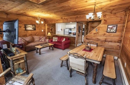 Seven Springs Condo | Discover Seven Springs: Cozy 3 Bedroom Condo Near Golf
