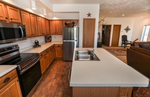 Seven Springs Condo | Cozy Seven Springs Woodridge 4 Bedroom Condo with Views