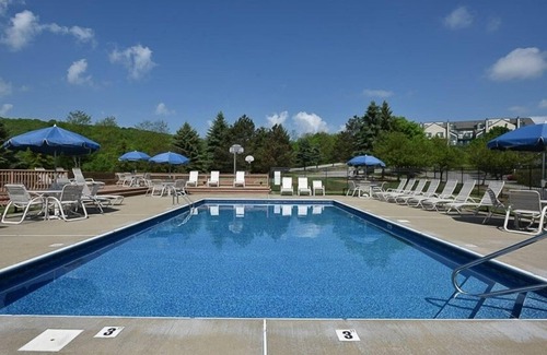 Seven Springs Condo | Mountain View Retreat: Seven Springs Woodridge Condo