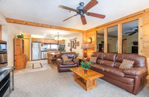 Seven Springs Apartment | Cozy Seven Springs Stoneridge Condo with Private Deck