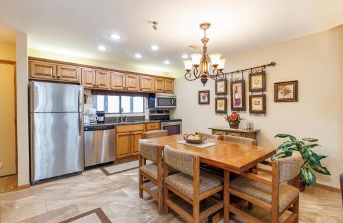 Seven Springs Apartment | Cozy Seven Springs Stoneridge Condo with Private Deck