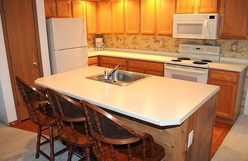 Seven Springs Condo | Experience Mountain Views at Seven Springs Woodridge Condo