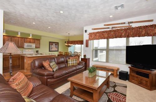 Seven Springs Apartment | Mountain View 4 Bedroom Condo at Seven Springs Woodridge
