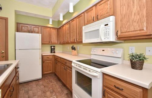 Seven Springs Apartment | Mountain View 4 Bedroom Condo at Seven Springs Woodridge
