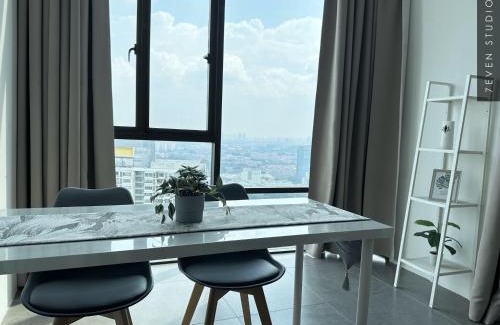 Damansara Perdana Apartment | Seven Studio - Empire Damansara - Netflix & WiFi