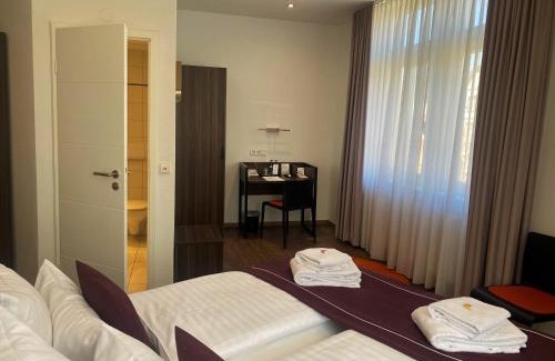 Oststadt Sudlicher Teil Hotel | Pet Friendly sevenDays Hotel Karlsruhe with Restaurant Access