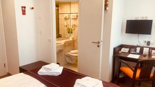 Oststadt Sudlicher Teil Hotel | Pet Friendly sevenDays Hotel Karlsruhe with Restaurant Access