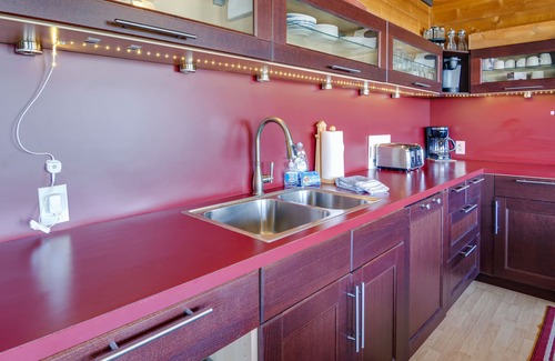Yachats House | Experience Seventh Wave: Pet-Friendly Comfort Awaits!