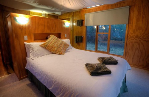Somme House | Severn-dipity: 4-Star Retreat with Hot Tub & Pet-Friendly Options