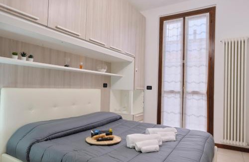 Seveso Apartment | Discover Seveso-Stazione: Design, Wifi & Private Garage