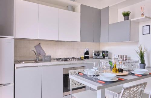Seveso Apartment | Discover Seveso-Stazione: Design, Wifi & Private Garage