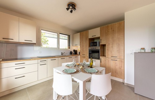 Sevrier Apartment | Sevrier: Ideal Lake Access with Top Guest Reviews