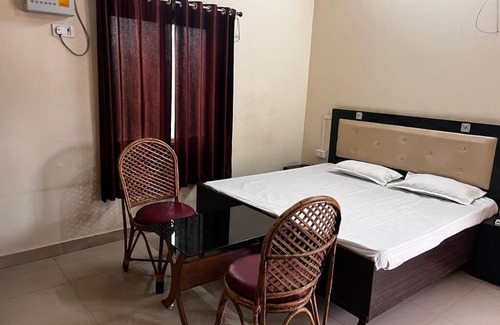Phulpur Hotel | Budget-Friendly Stay at Sewadham Training Centre