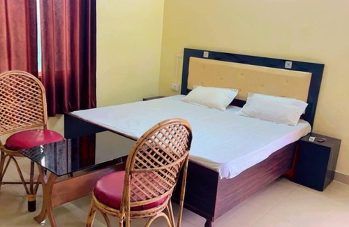 Phulpur Hotel | Budget-Friendly Stay at Sewadham Training Centre