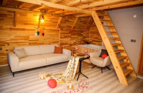 Kumluca Hotel | Relax at Seyr-i Mavi Bungalow with Pool and Hot Tub