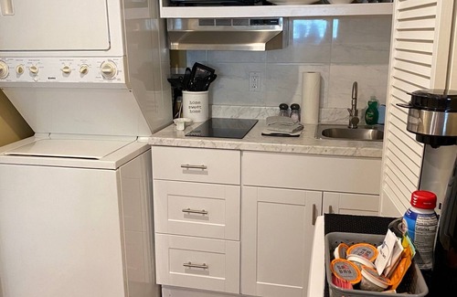 Mount Davidson Manor Apartment | Prime SF Central Stay Near Attractions with Ocean View