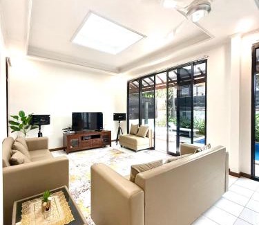 Cipanas Villa | Cozy SF Homey Puri Indah Retreat in Beautiful Puncak