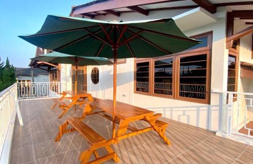 Cipanas Villa | Cozy SF Homey Puri Indah Retreat in Beautiful Puncak