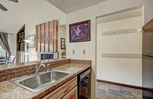 East Village at Copper Apartment | Cozy Sf204 Snowflake Condo: Pet-Friendly & Family Approved