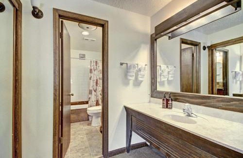 East Village at Copper Apartment | Cozy Sf204 Snowflake Condo: Pet-Friendly & Family Approved