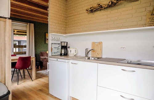 Baarland House | Inviting Bungalow Retreat at Vakantiepark Baarland
