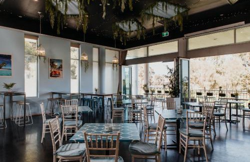 Modbury Hotel | Elegant Sfera's Park Suites & Convention Centre Await You