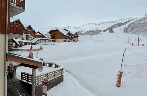 Saint-Francois-Longchamp Apartment | Inviting SFL2 Apartment with WIFI at the Slopes' Base