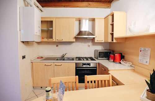 Peschiera del Garda City Centre Apartment | Pet Friendly SG Family - Arilica Loft with Kitchen Amenities