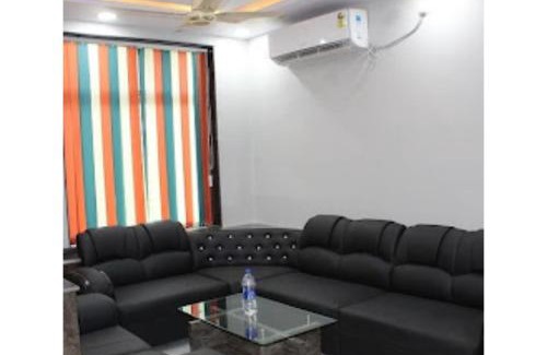 Darbhanga House | Family-Friendly SG Palace: A Budget Retreat in Darbhanga