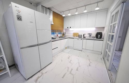 Seongbuk-dong House | Modern SG Tailored Serviced Home Near Hansung University