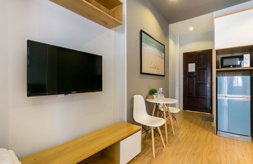 Ben Thanh Apartment | Budget-Friendly Deluxe Studio with Breakfast & Kitchen