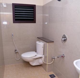 Vellore Hotel | Welcoming SGRT Residency: Family-Friendly with Breakfast