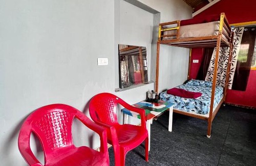 Vattakanal House | Family-Friendly SH Rooms with Pet Accommodations