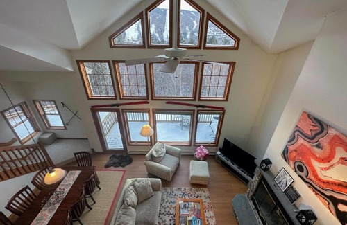 Bretton Woods House | Charming Stonehill Townhouse with Hot Tub & Scenic Views