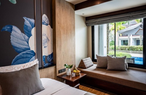 Khuekkhak Resort | Oceanfront Pool Access Room with Breathtaking Views