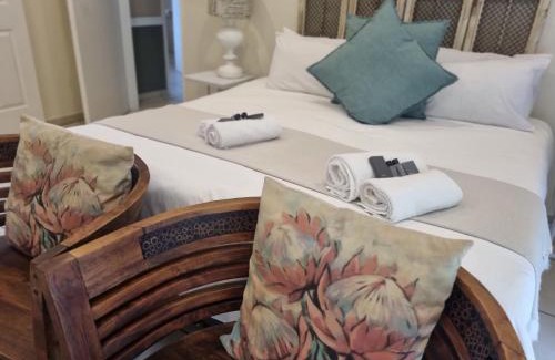 New Redruth House | Welcoming Sha-Mani Guesthouse with Pool and Child-Friendly Fun
