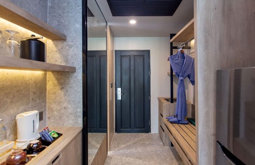 Khuekkhak Resort | Seaside Retreat: Pool Access & Private Jacuzzi Delight