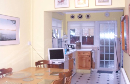 Baglan House | Relaxing Stay at Sha's Pad with Ocean View & Pool Access
